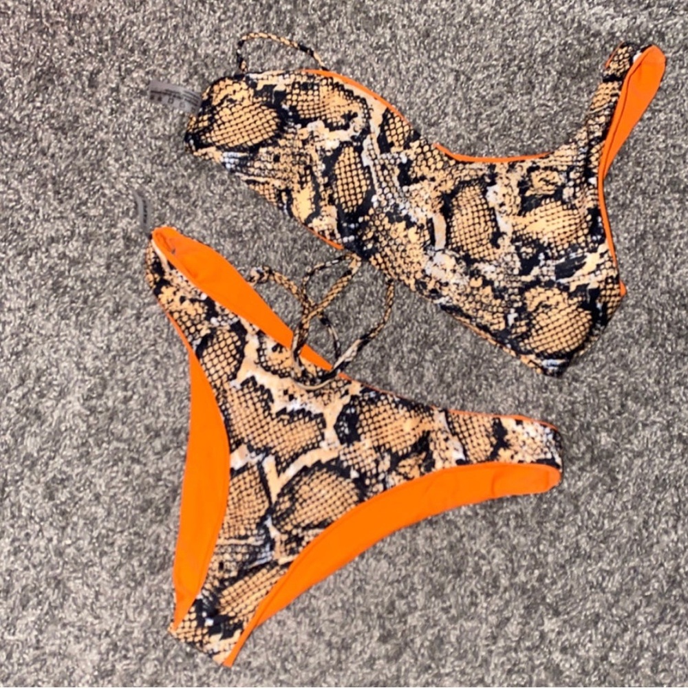 Snakeskin/orange bikini